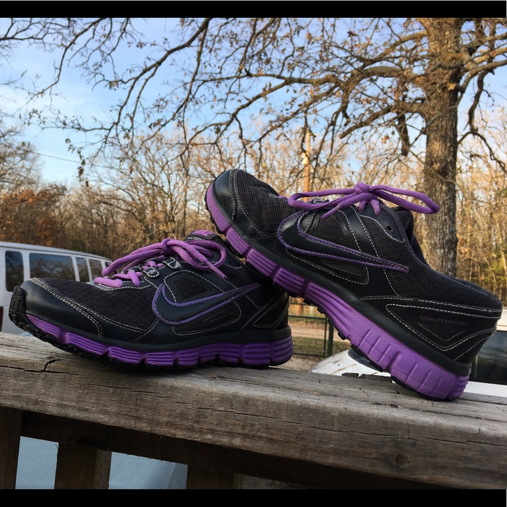 Womans Nike Dual fusion ST